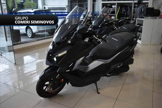 DAFRA CRUISYM 300 